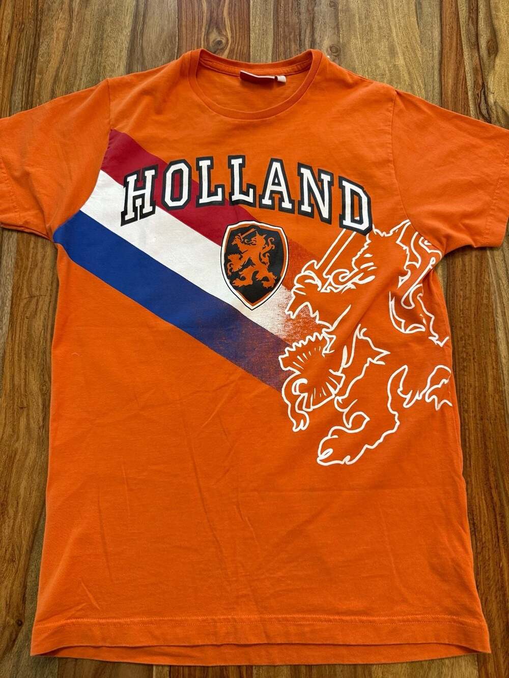 Badge Classics Holland Netherlands National Team Lion Graphic T-Shirt